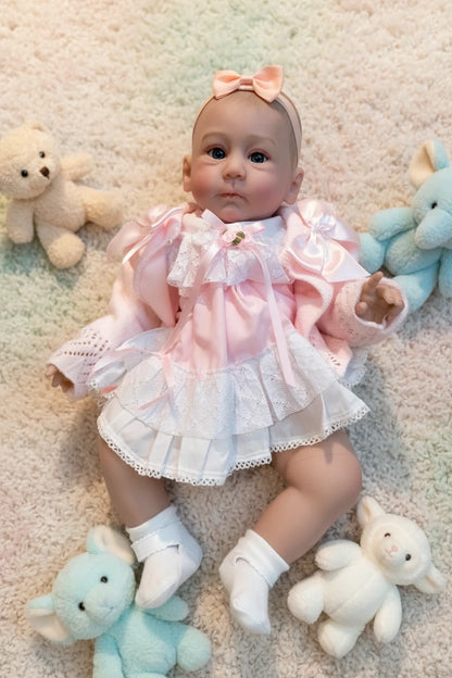 LYNDA By Andrea Ricello reborn doll girl. Weighted to 6.2lbs 2.8kgs 20" 51cm