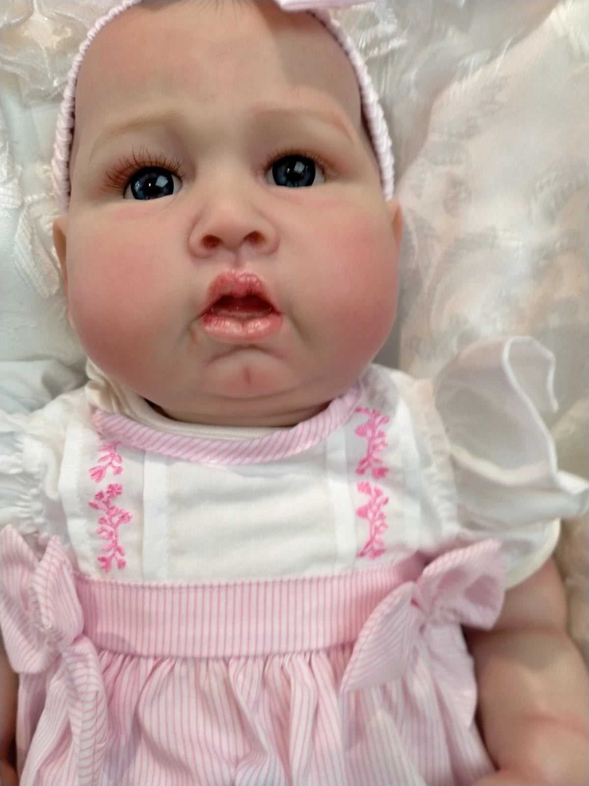 ANNIE Beautiful reborn doll girl. Nicely Weighted to 5.8lbs 2.6kgs 19" 48cm