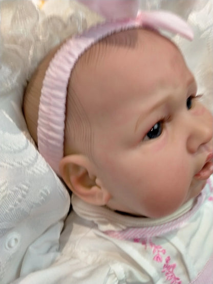 ANNIE Beautiful reborn doll girl. Nicely Weighted to 5.8lbs 2.6kgs 19" 48cm