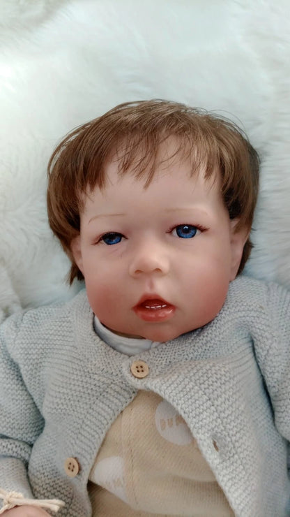 FLYN Cute reborn Doll boy Professionally weighted to 7.6 lbs 22" 56cm