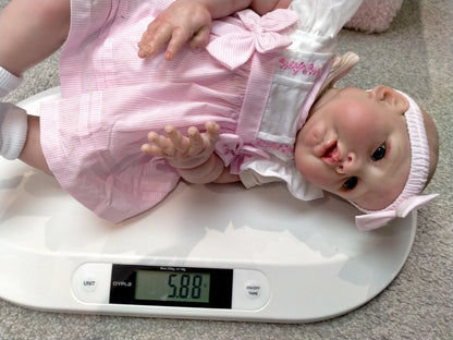 ANNIE Beautiful reborn doll girl. Nicely Weighted to 5.8lbs 2.6kgs 19" 48cm