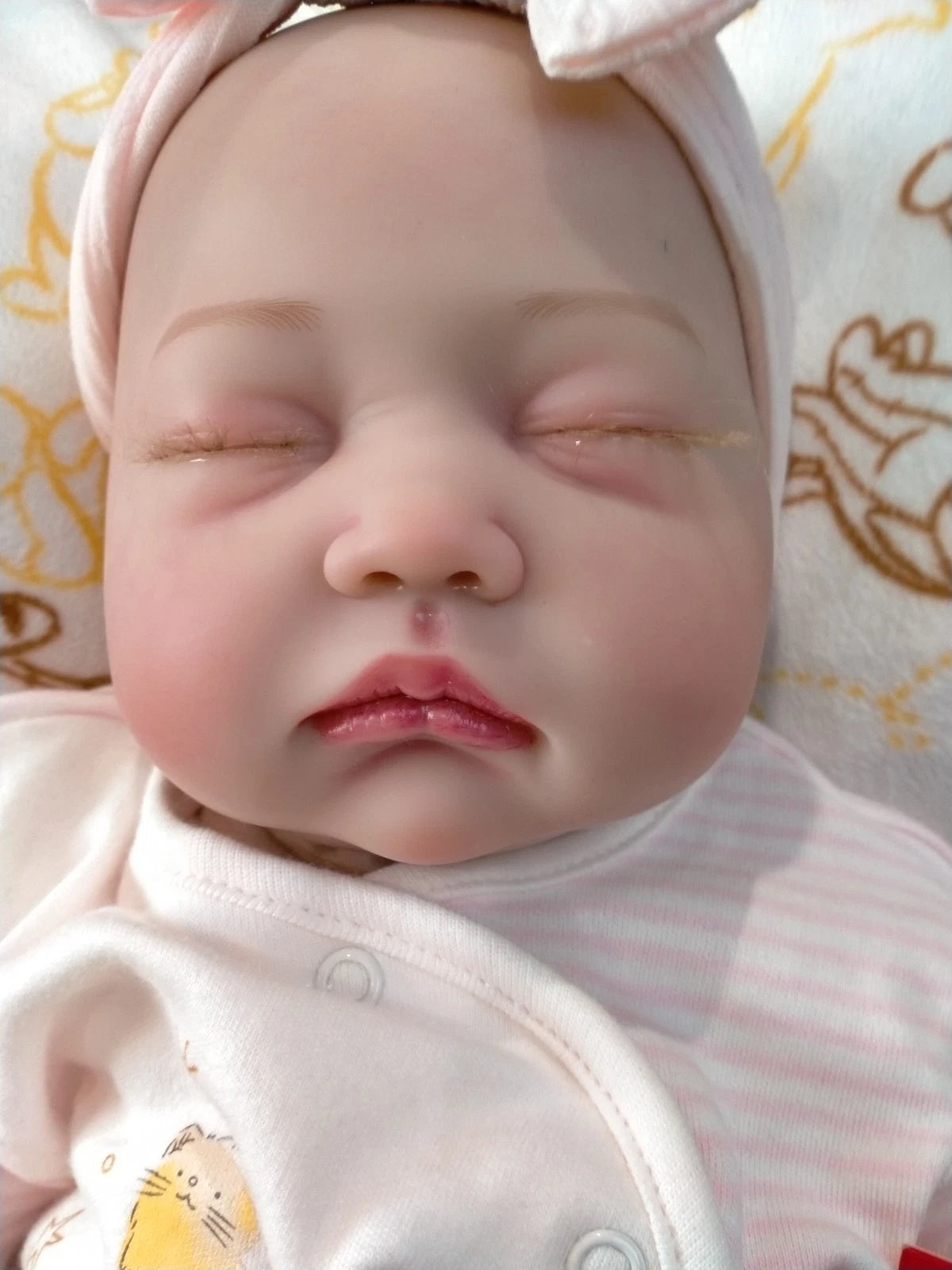 KELLY Beautiful reborn doll girl. Nicely Weighted to 5.4lbs 2.5kgs 20" 51cm