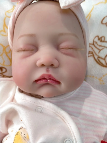 KELLY Beautiful reborn doll girl. Nicely Weighted to 5.4lbs 2.5kgs 20" 51cm