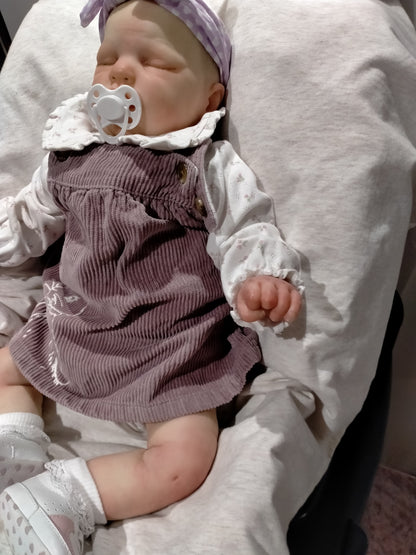 SWEETIE By Bountiful Baby Professionally weighted 7.3lbs 3.3kgs 21" 53cm