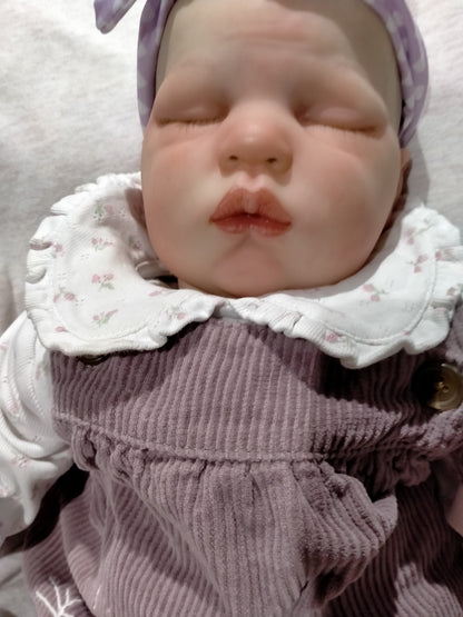 SWEETIE By Bountiful Baby Professionally weighted 7.3lbs 3.3kgs 21" 53cm