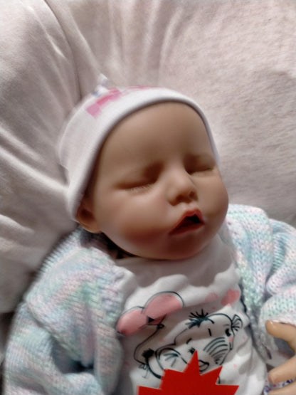KERRY Lovely asleep reborn girl Nicely weighted to 3.8lbs 1.7kgs 16" 41cm