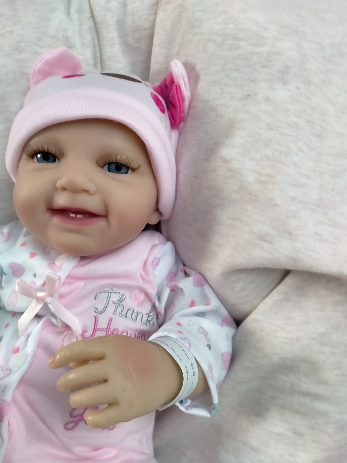 SCARLET Beautiful reborn doll Girl. Nicely Weighted to 5lbs 2.3kgs 17" 43cm - Default Title