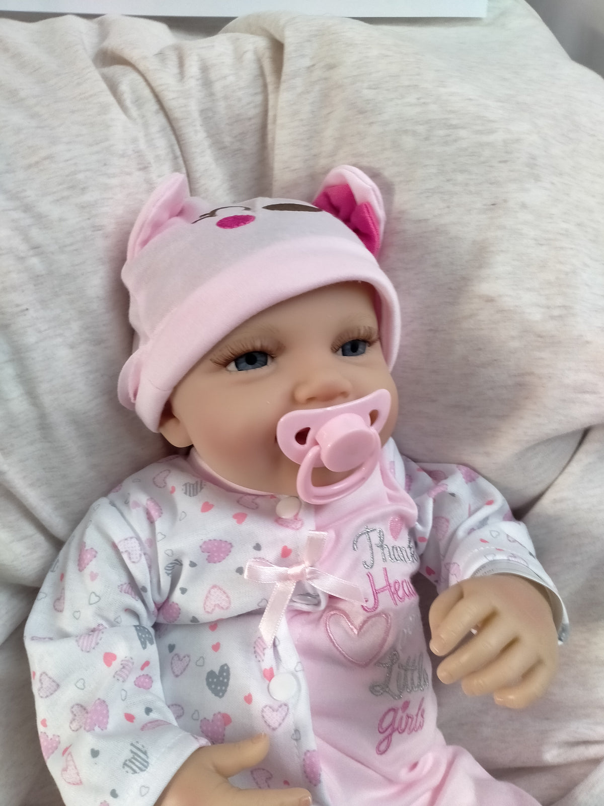 SCARLET Beautiful reborn doll Girl. Nicely Weighted to 5lbs 2.3kgs 17" 43cm - Default Title