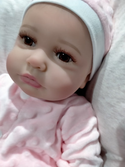 AMELIA Beautiful reborn doll girl. Nicely Weighted to 4.8lbs 2.2kgs 18" 46cm