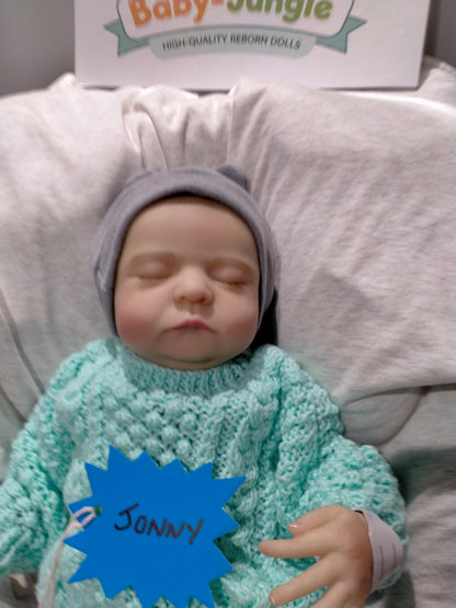 JONNY Loveable reborn doll Boy. Nicely Weighted to 4.5lbs 2kgs 16" 41cm