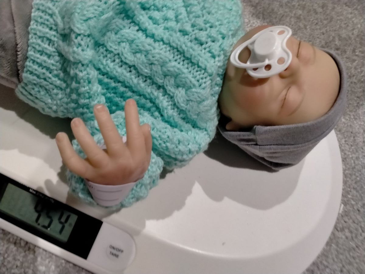 JONNY Loveable reborn doll Boy. Nicely Weighted to 4.5lbs 2kgs 16" 41cm